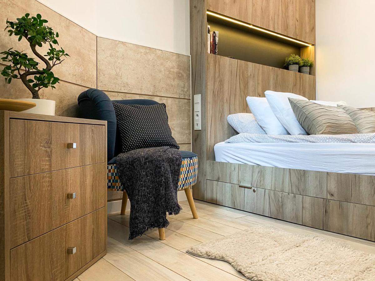 Beautiful Studio For Couples With Air Conditioning - Old Town & Main Station クラクフ エクステリア 写真
