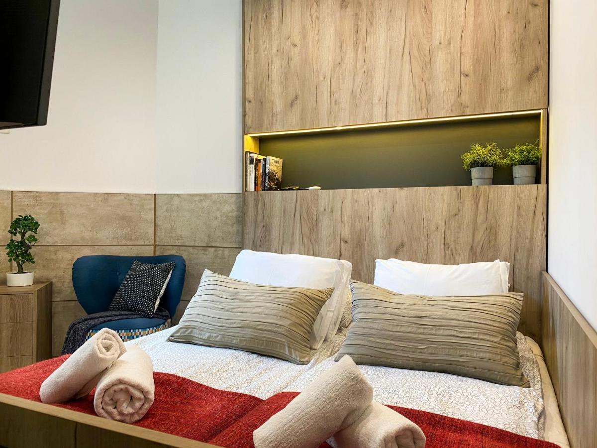 Beautiful Studio For Couples With Air Conditioning - Old Town & Main Station クラクフ エクステリア 写真