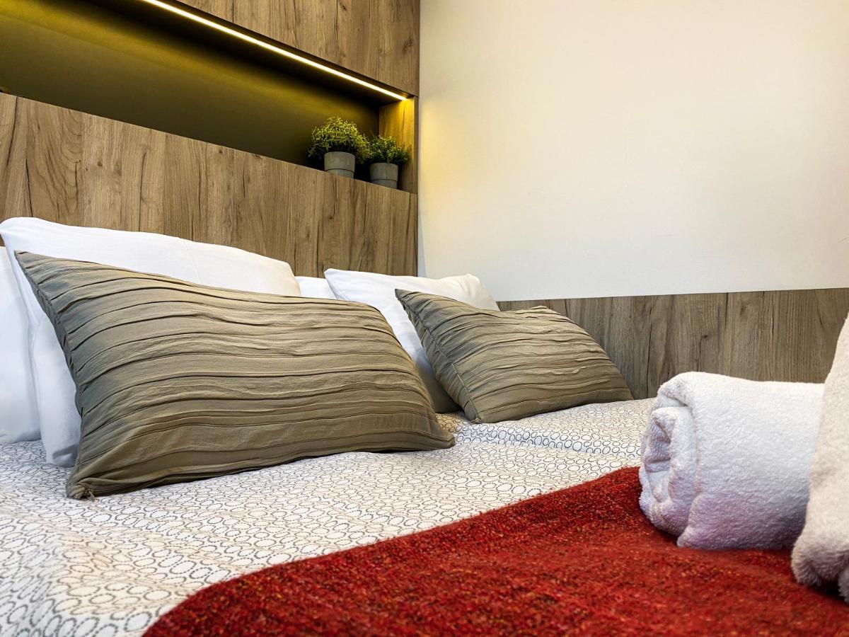 Beautiful Studio For Couples With Air Conditioning - Old Town & Main Station クラクフ エクステリア 写真