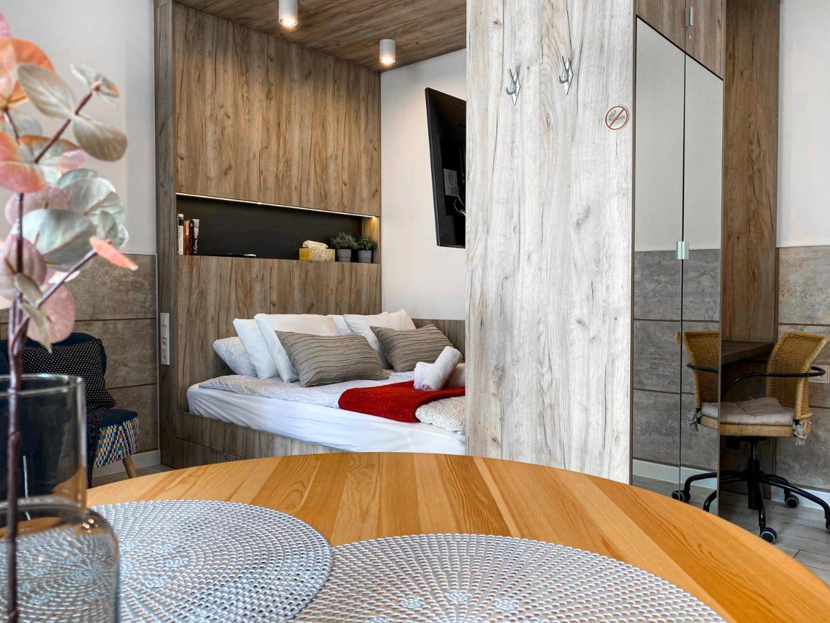 Beautiful Studio For Couples With Air Conditioning - Old Town & Main Station クラクフ エクステリア 写真